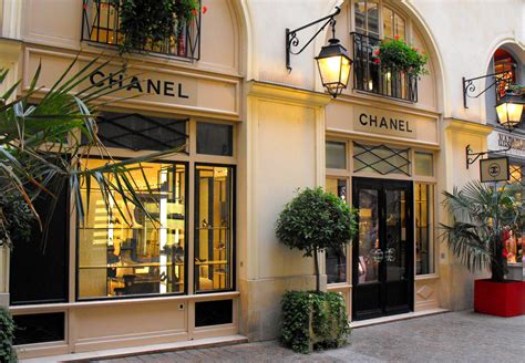 Chanel boutique Paris france